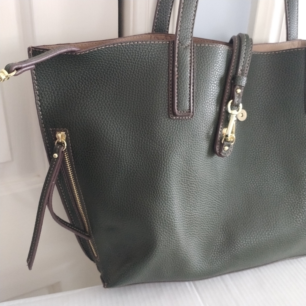 Travanti Pebble Faux Leather Olive Green Tote large with Pouch - Picture 3 of 10